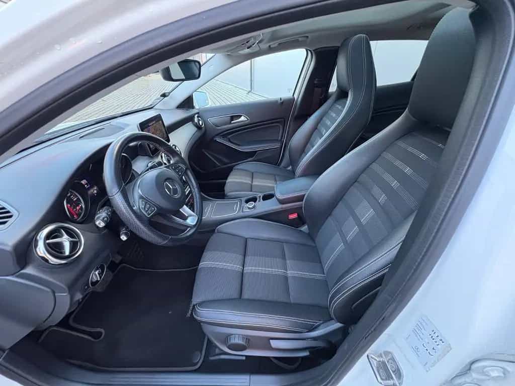 Mercedes-Benz GLA 250 URBAN 360 AHK LED NAVI PANORAMA 03/2019-photo-11