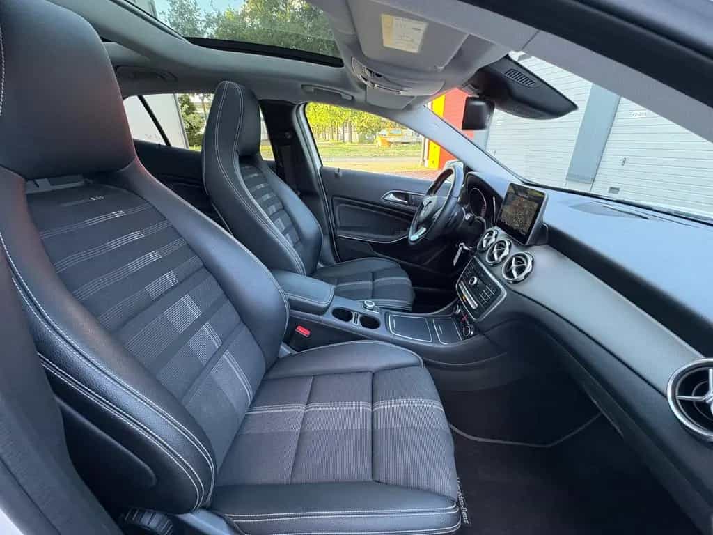 Mercedes-Benz GLA 250 URBAN 360 AHK LED NAVI PANORAMA 03/2019-photo-16