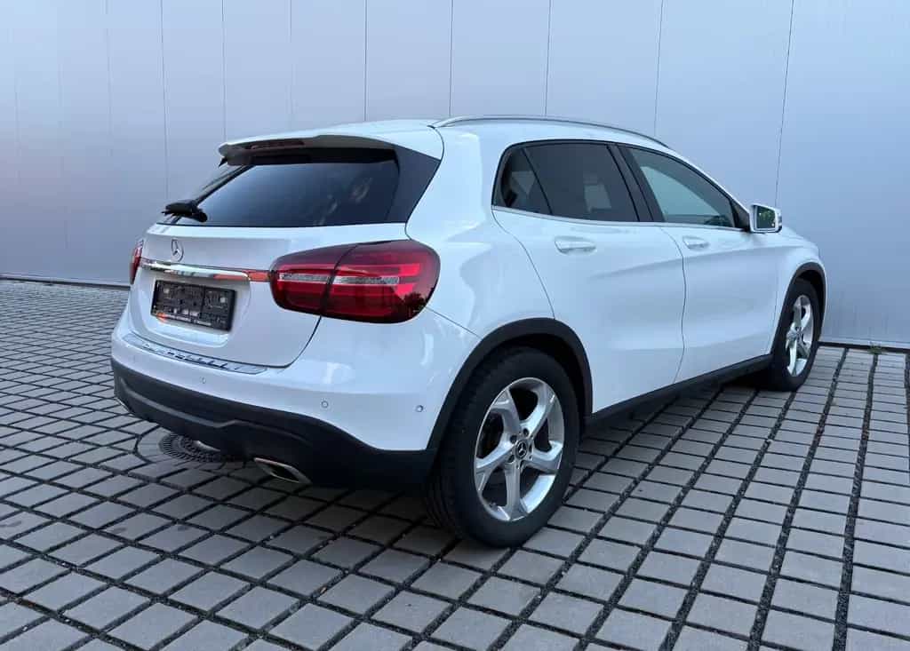 Mercedes-Benz GLA 250 URBAN 360 AHK LED NAVI PANORAMA 03/2019-photo-5