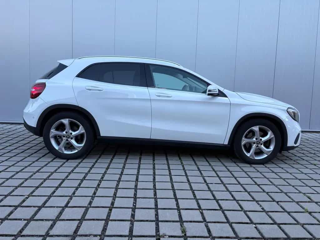 Mercedes-Benz GLA 250 URBAN 360 AHK LED NAVI PANORAMA 03/2019-photo-6