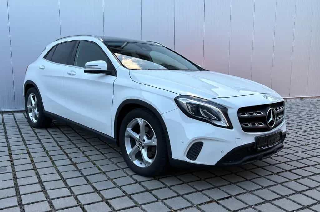 Mercedes-Benz GLA 250 URBAN 360 AHK LED NAVI PANORAMA 03/2019-photo-7