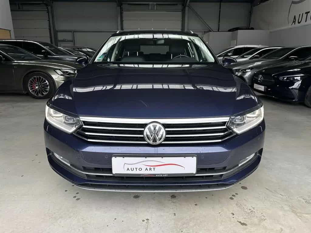 Volkswagen Passat Highline Pano AHK SHZ Navi ACC 07/2015-photo-1
