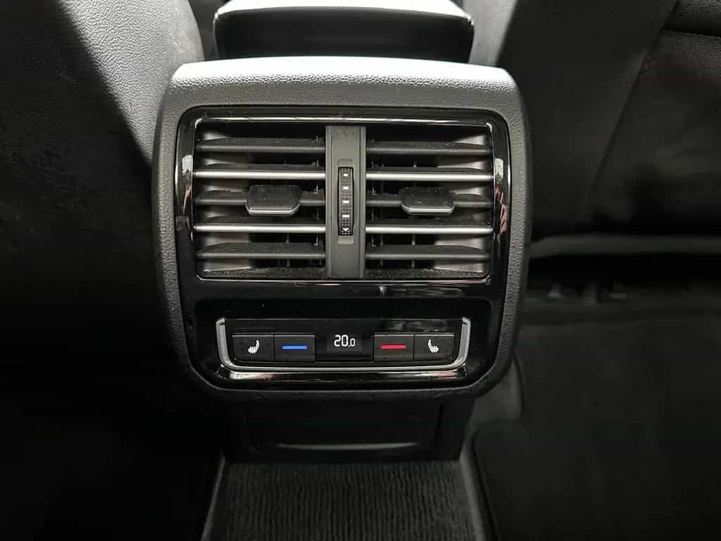 Volkswagen Passat Highline Pano AHK SHZ Navi ACC 07/2015-photo-16