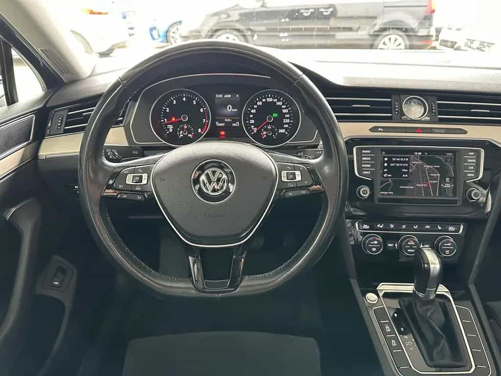 Volkswagen Passat Highline Pano AHK SHZ Navi ACC 07/2015-photo-18