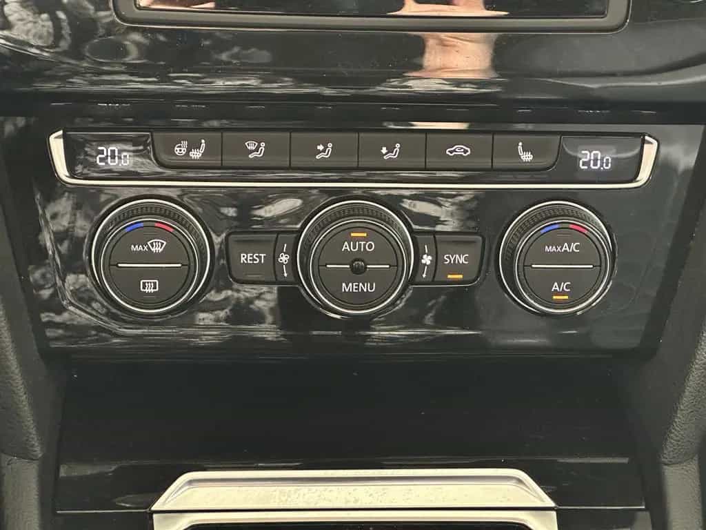 Volkswagen Passat Highline Pano AHK SHZ Navi ACC 07/2015-photo-21