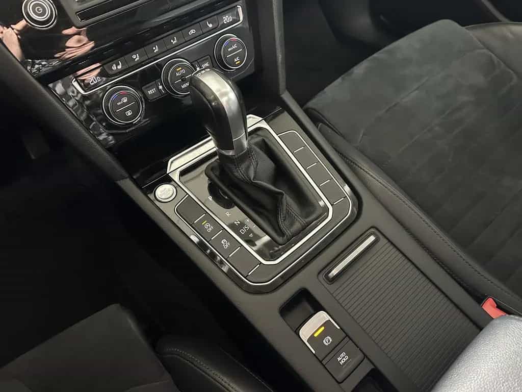 Volkswagen Passat Highline Pano AHK SHZ Navi ACC 07/2015-photo-22