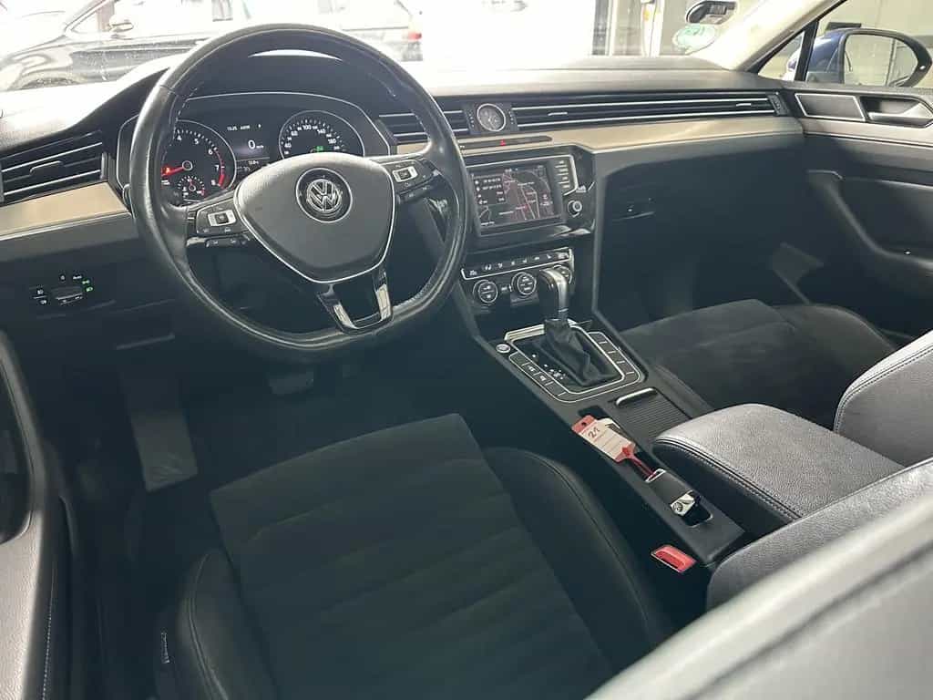Volkswagen Passat Highline Pano AHK SHZ Navi ACC 07/2015-photo-28