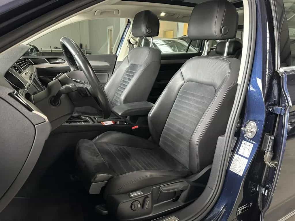 Volkswagen Passat Highline Pano AHK SHZ Navi ACC 07/2015-photo-29