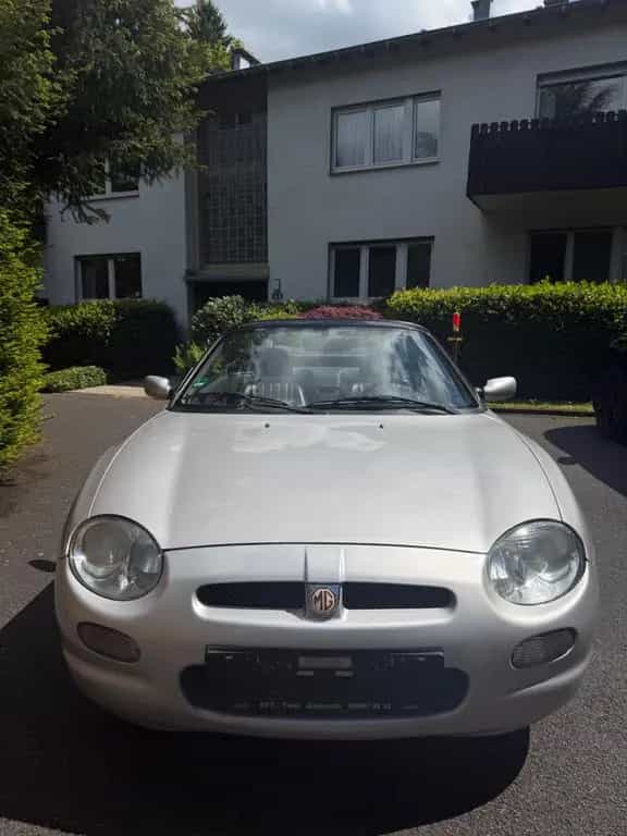 MG MGF 1.8i -MGF 1999 | deutsches Fahrzeug | lücken 04/1999-photo-1