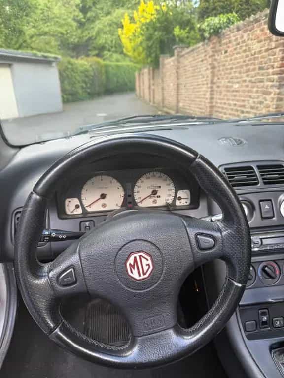 MG MGF 1.8i -MGF 1999 | deutsches Fahrzeug | lücken 04/1999-photo-14
