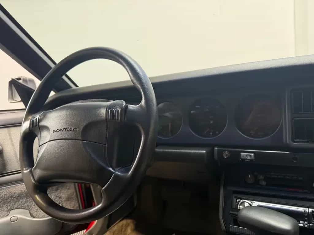 Pontiac Firebird 07/1990-photo-17
