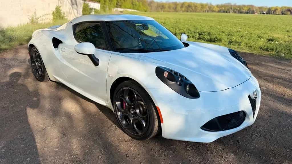Alfa Romeo 4C , low mileage, VAT reclaimable 06/2016-photo-0