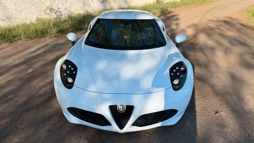 Alfa Romeo 4C , low mileage, VAT reclaimable 06/2016-photo-11