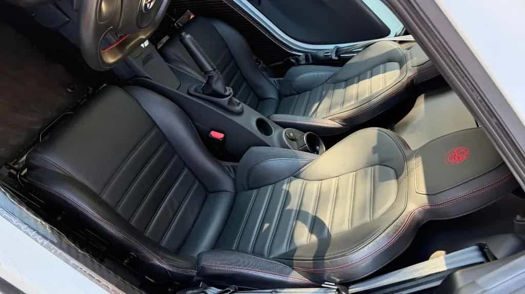 Alfa Romeo 4C , low mileage, VAT reclaimable 06/2016-photo-7