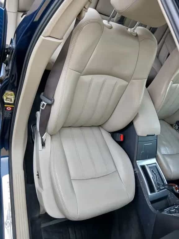 Chrysler 300C 05/2005-photo-12