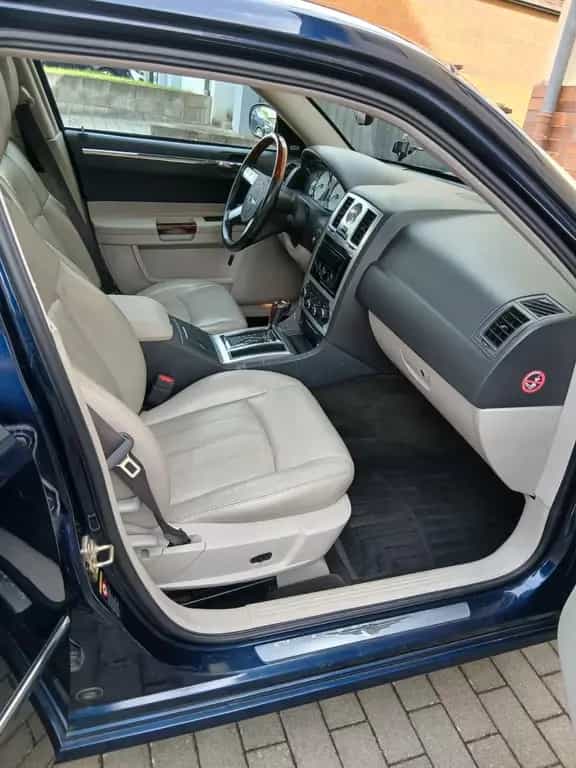 Chrysler 300C 05/2005-photo-14