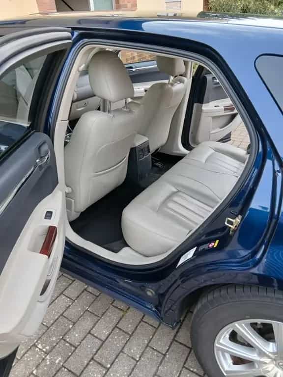 Chrysler 300C 05/2005-photo-8