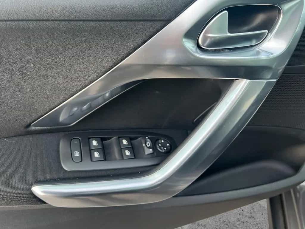 Peugeot 2008 Allure"Garantie-ServiceNEU"2.Hand 11/2019-photo-36