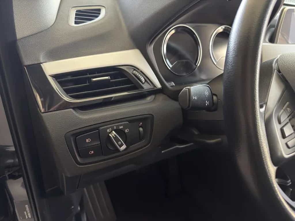 BMW X1 sDrive 20i Advantage AHK*LED*RFK*NAVI*TEMPO 10/2018-photo-25