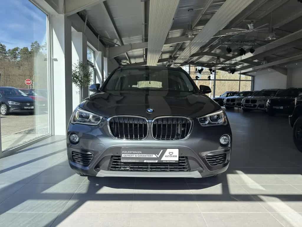 BMW X1 sDrive 20i Advantage AHK*LED*RFK*NAVI*TEMPO 10/2018-photo-4