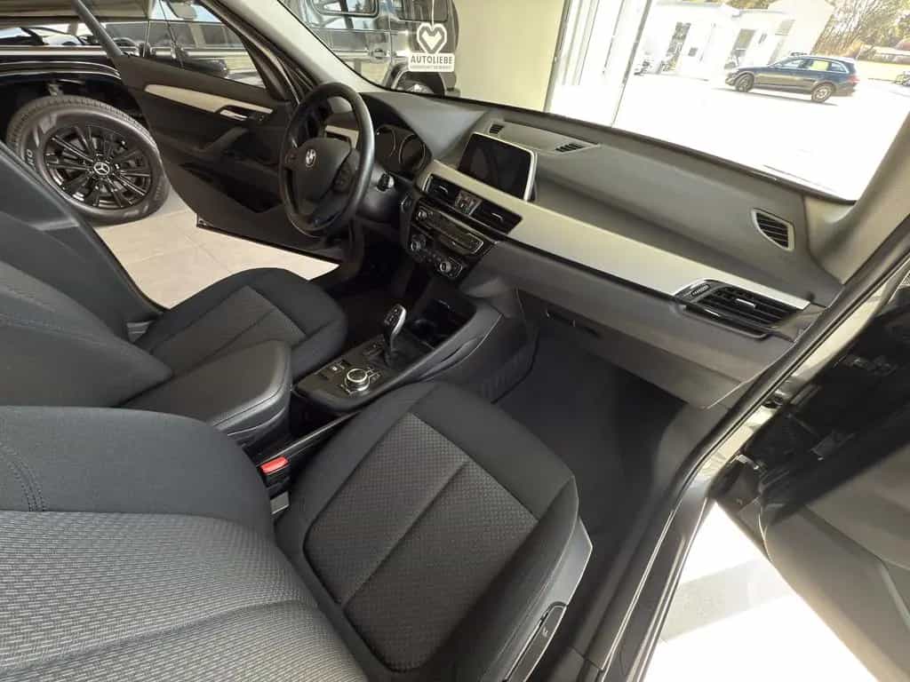 BMW X1 sDrive 20i Advantage AHK*LED*RFK*NAVI*TEMPO 10/2018-photo-9