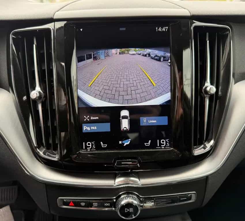 Volvo XC60 XC 60 AWD LEDER NAVI KAMERA AUS ERSTER HAND 05/2018-photo-13