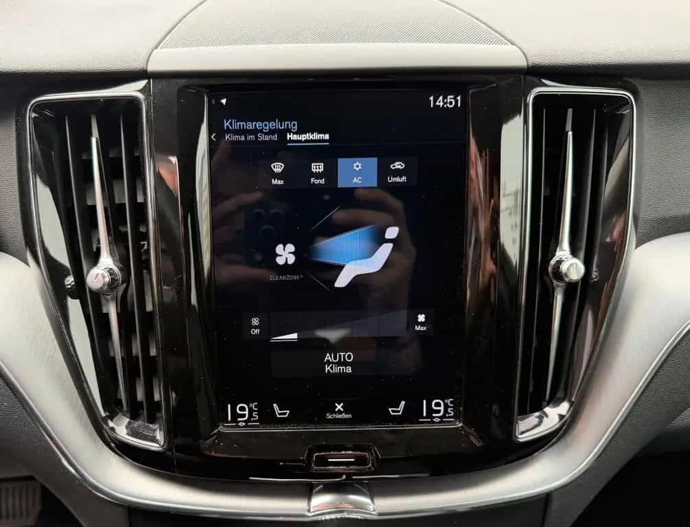 Volvo XC60 XC 60 AWD LEDER NAVI KAMERA AUS ERSTER HAND 05/2018-photo-14