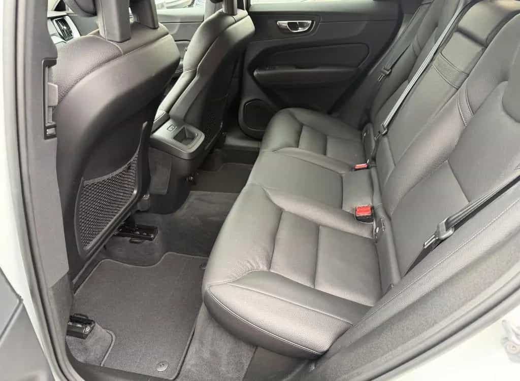 Volvo XC60 XC 60 AWD LEDER NAVI KAMERA AUS ERSTER HAND 05/2018-photo-17