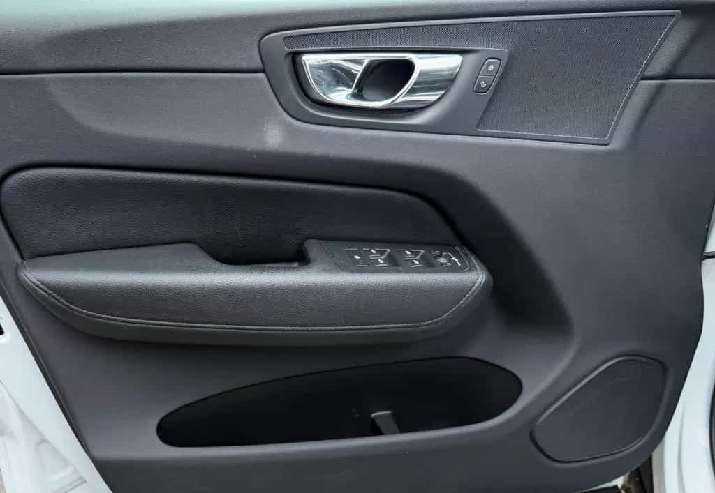 Volvo XC60 XC 60 AWD LEDER NAVI KAMERA AUS ERSTER HAND 05/2018-photo-21