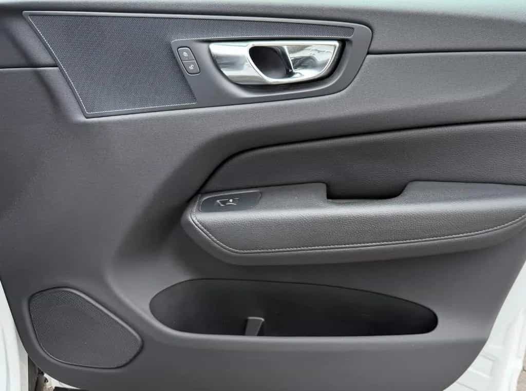 Volvo XC60 XC 60 AWD LEDER NAVI KAMERA AUS ERSTER HAND 05/2018-photo-22