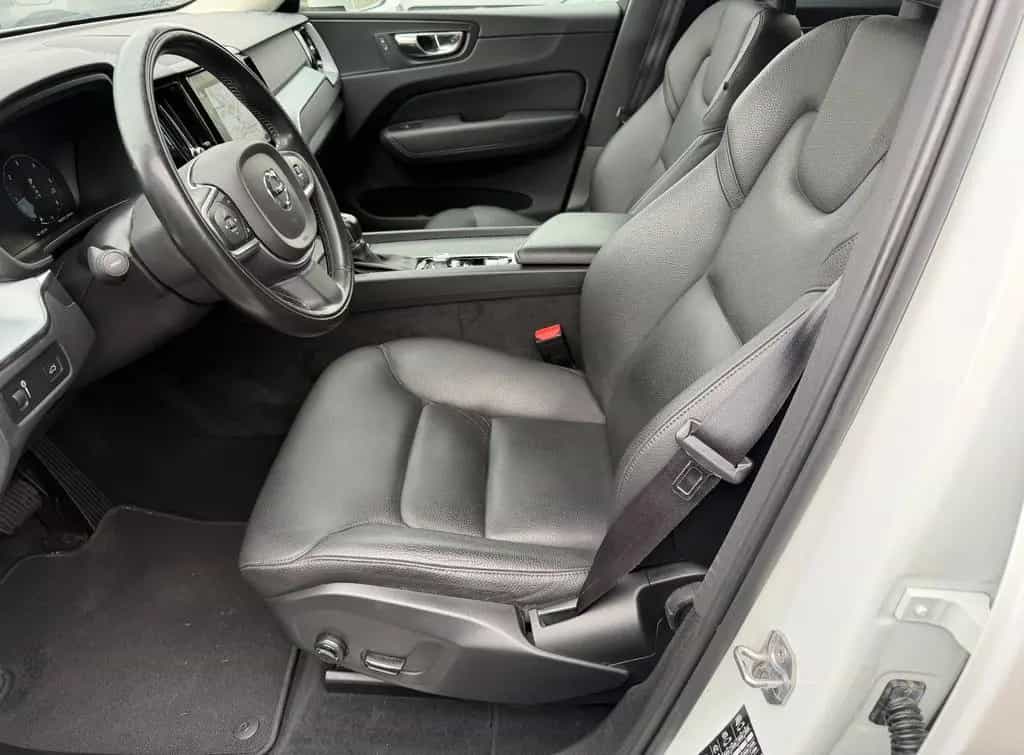 Volvo XC60 XC 60 AWD LEDER NAVI KAMERA AUS ERSTER HAND 05/2018-photo-8