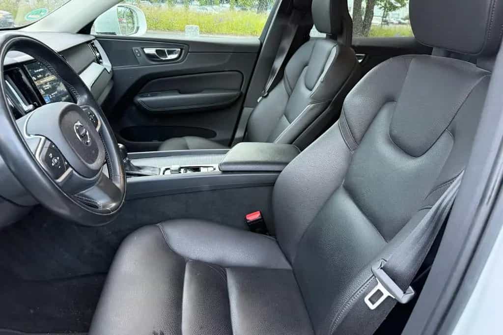 Volvo XC60 XC 60 AWD LEDER NAVI KAMERA AUS ERSTER HAND 05/2018-photo-9