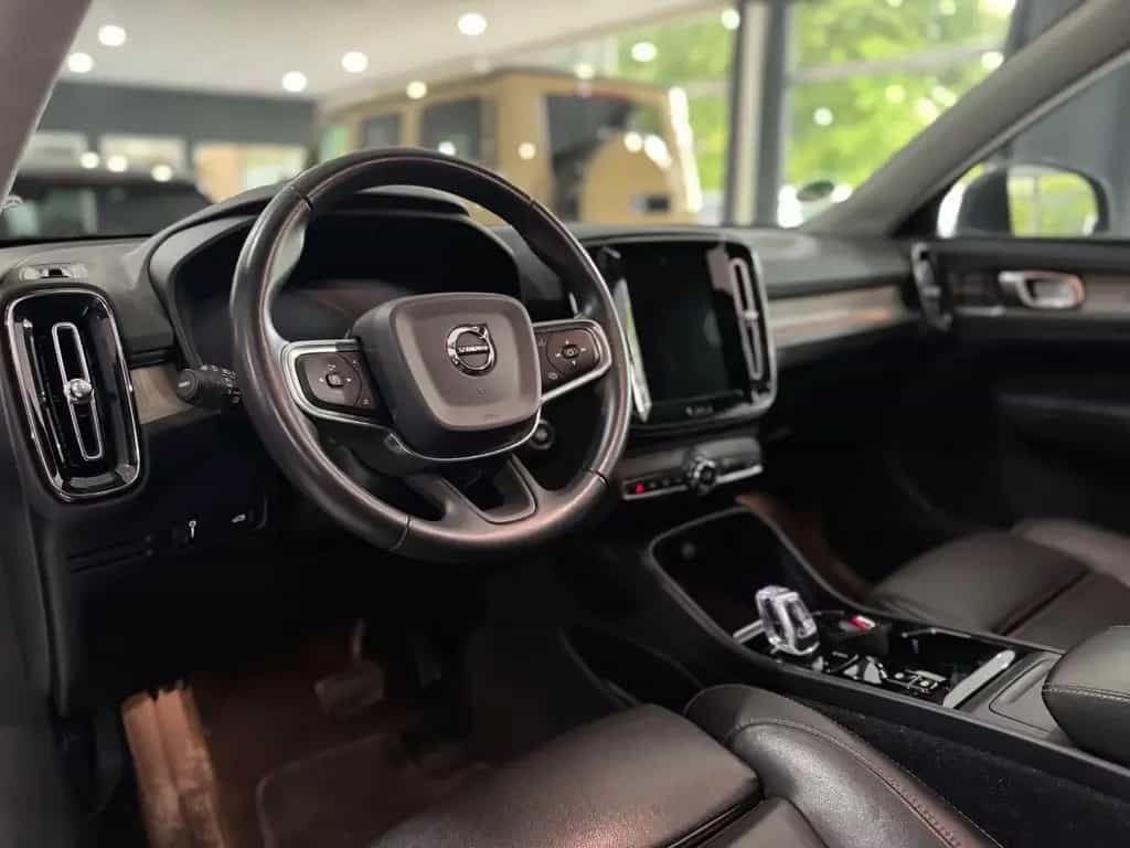 Volvo XC40 *INSCRIPT.*4x4*PANO*LEDER*R-CAM*MMRY*H&K* 12/2019-photo-12