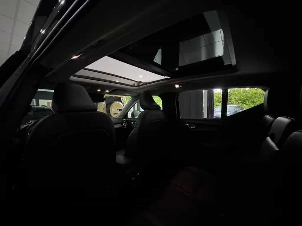 Volvo XC40 *INSCRIPT.*4x4*PANO*LEDER*R-CAM*MMRY*H&K* 12/2019-photo-24
