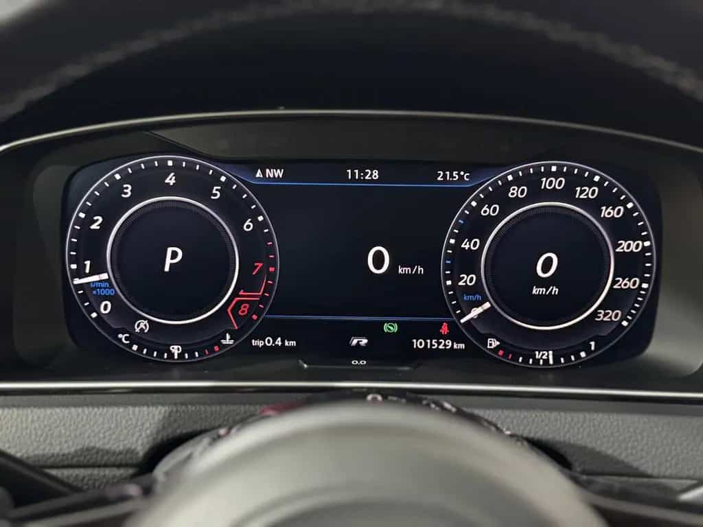 Volkswagen Golf VII R*DSG*Pano*Virtual*ACC*DCC*Kamera*Nappa 03/2017-photo-23
