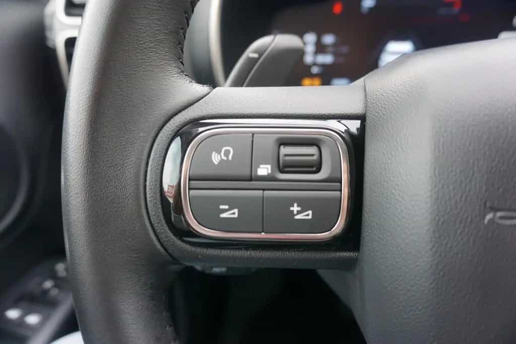 Citroën C5 Aircross Feel Tech LED Android Apple AHK PDC 10/2023-photo-17