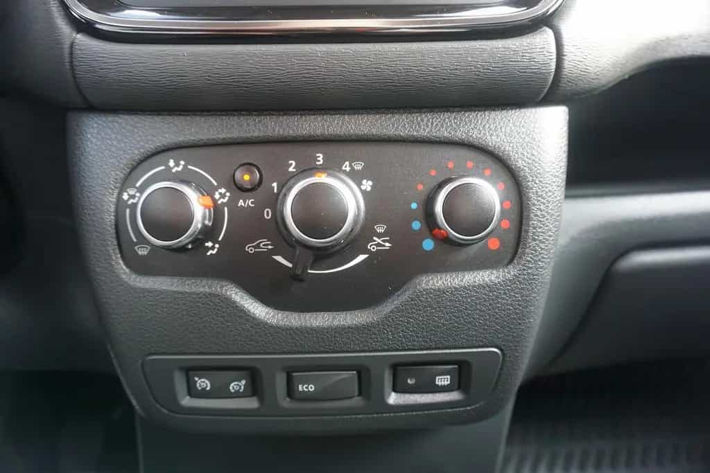 Dacia Dokker 1.6 SCe Prestige Navi Kamera Sitzheizung 07/2018-photo-13