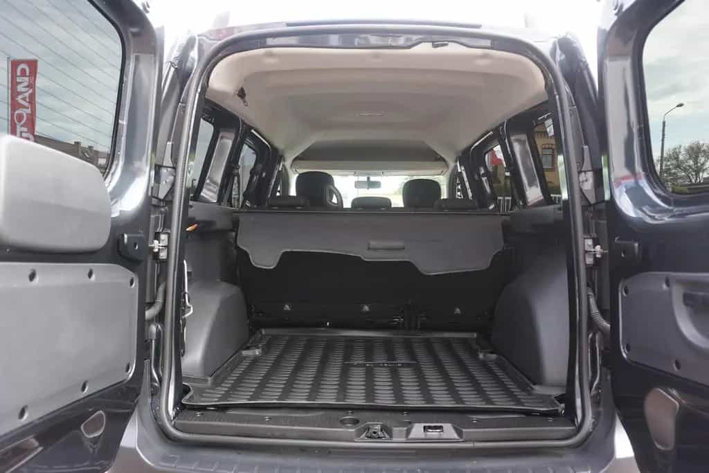 Dacia Dokker 1.6 SCe Prestige Navi Kamera Sitzheizung 07/2018-photo-27