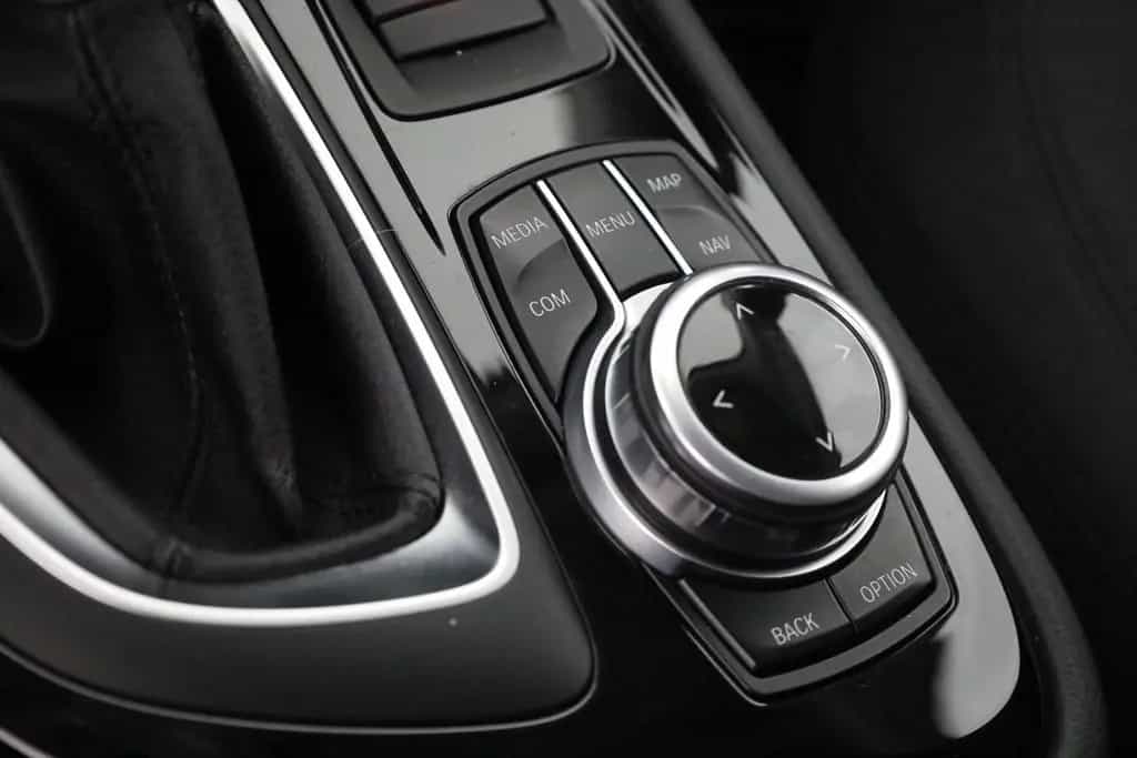BMW 218 i Active Tourer LED Navi Sitzheizung PDC DAB 02/2018-photo-14