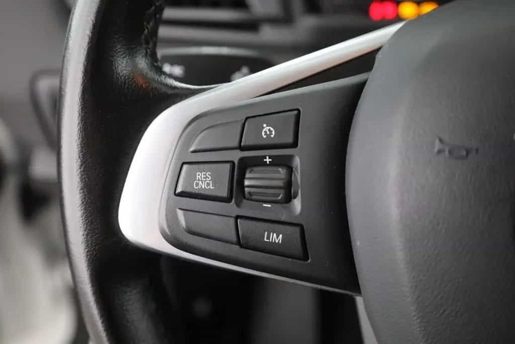 BMW 218 i Active Tourer LED Navi Sitzheizung PDC DAB 02/2018-photo-16