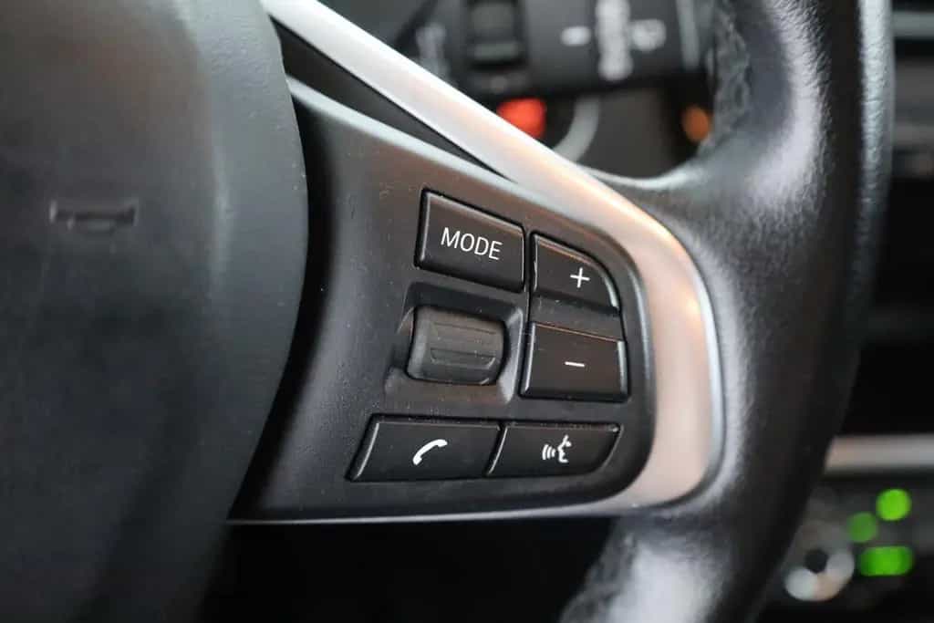 BMW 218 i Active Tourer LED Navi Sitzheizung PDC DAB 02/2018-photo-17