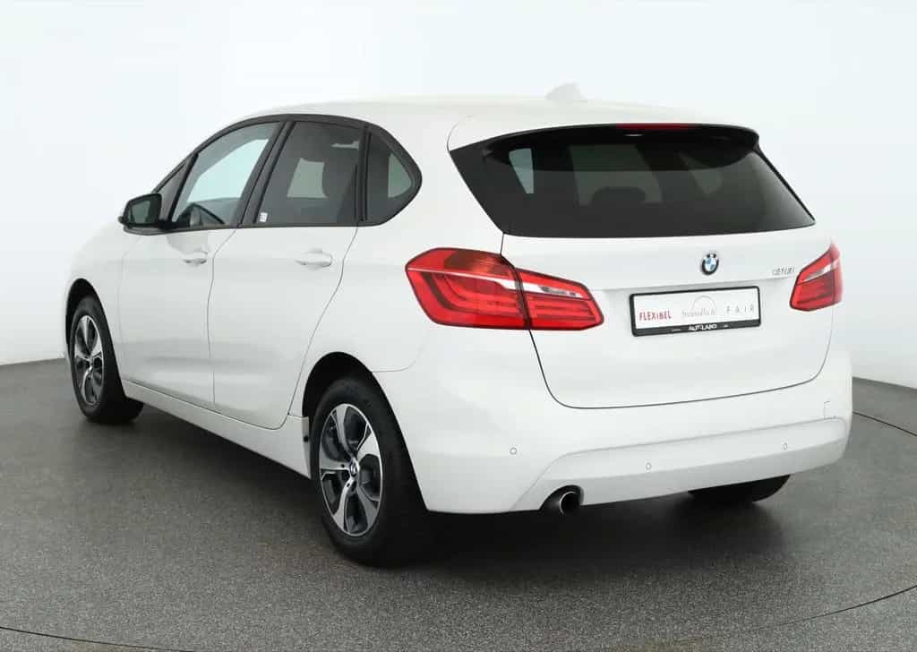 BMW 218 i Active Tourer LED Navi Sitzheizung PDC DAB 02/2018-photo-2