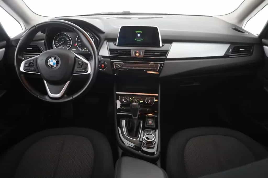 BMW 218 i Active Tourer LED Navi Sitzheizung PDC DAB 02/2018-photo-8