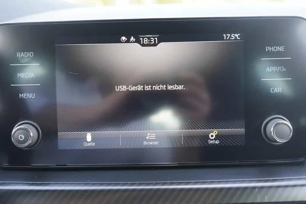 Skoda Kamiq 1.5 Monte Carlo Panorama Kamera Keyless-Go 08/2020-photo-15