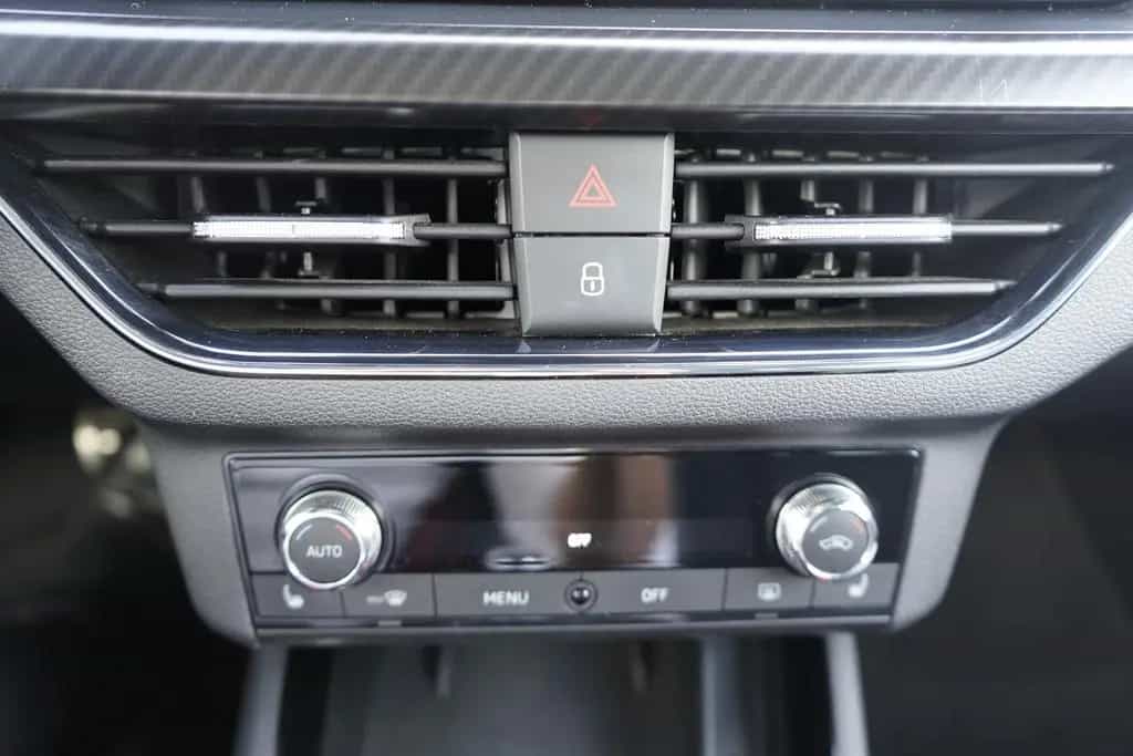 Skoda Kamiq 1.5 Monte Carlo Panorama Kamera Keyless-Go 08/2020-photo-20