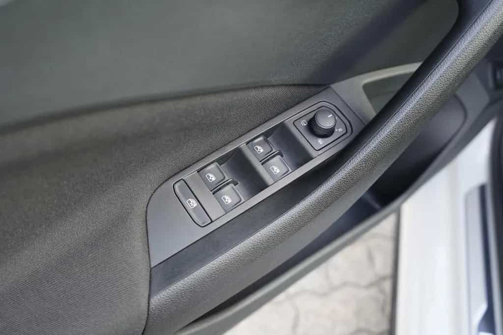 Skoda Kamiq 1.5 Monte Carlo Panorama Kamera Keyless-Go 08/2020-photo-24