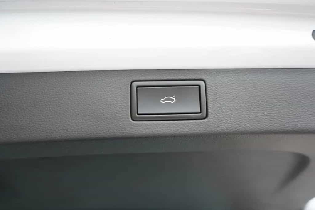Skoda Kamiq 1.5 Monte Carlo Panorama Kamera Keyless-Go 08/2020-photo-32