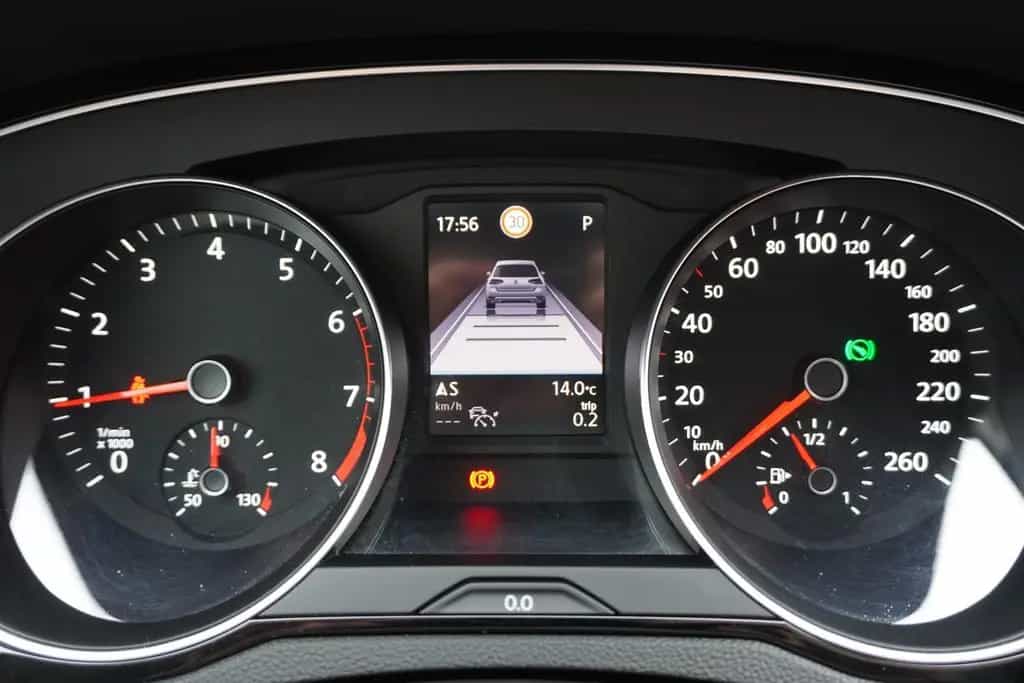 Volkswagen Passat Variant 1.5 TSI DSG Business LED AHK Navi 01/2020-photo-30