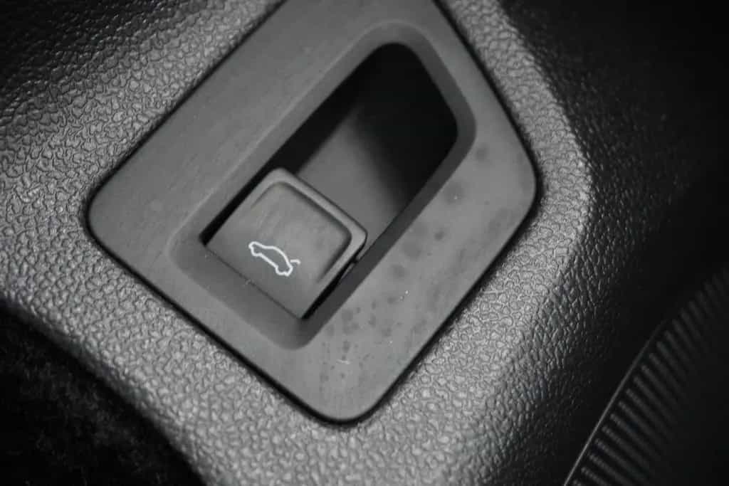 Volkswagen Passat Variant 1.5 TSI DSG Business LED AHK Navi 01/2020-photo-33