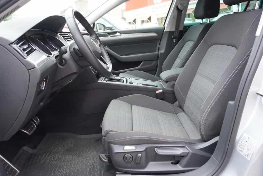 Volkswagen Passat Variant 1.5 TSI DSG Business LED AHK Navi 01/2020-photo-34